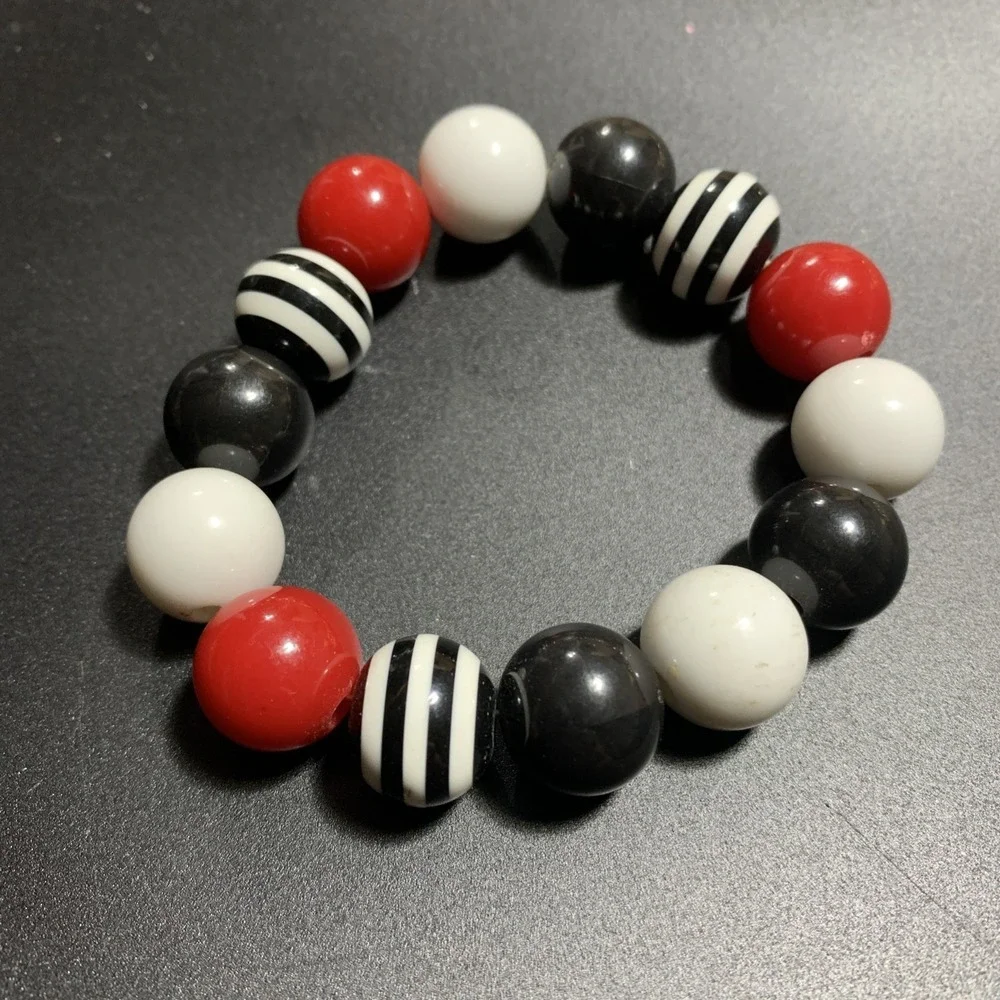 Faux, Costume, Estate Jewelry, Beaded Single Strand Stretch‎ Santa Bracelet 5-7